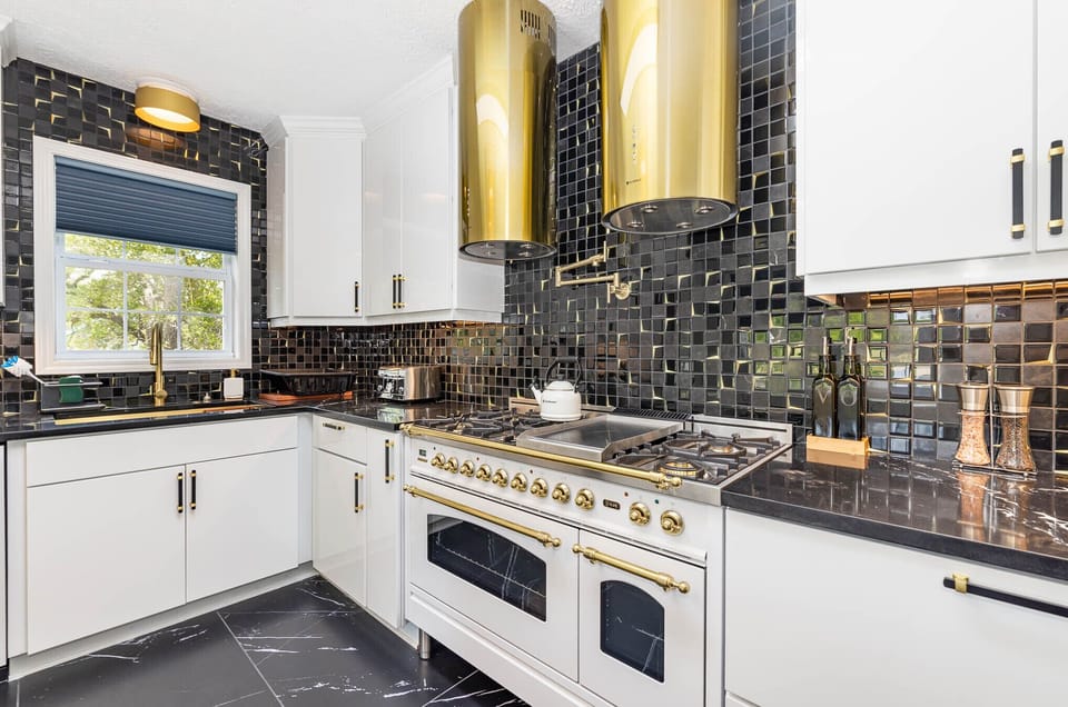Kitchen

Professional Range