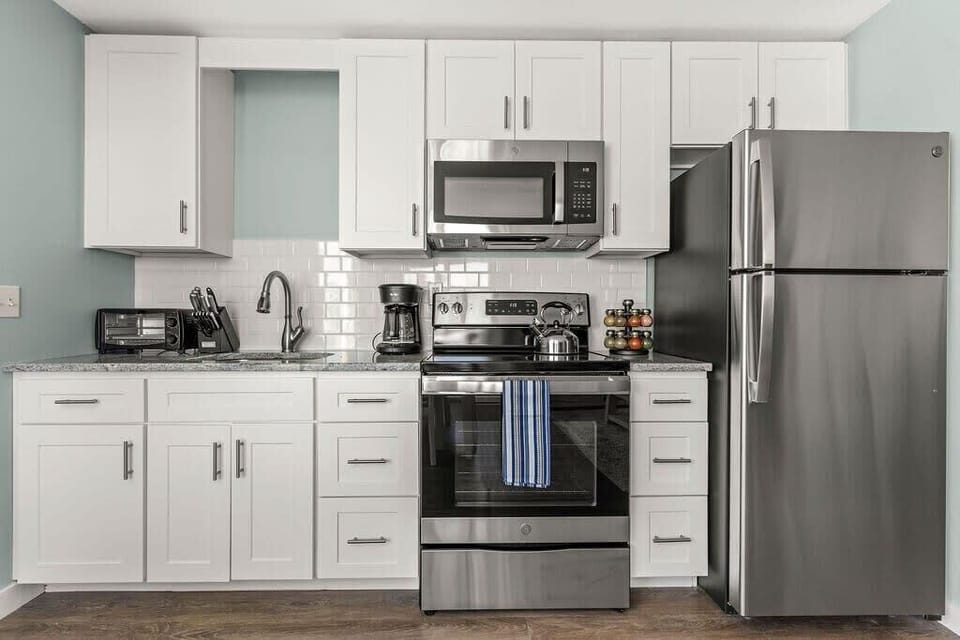 Fully equipped open kitchen and living room, strong WiFi and smart TV