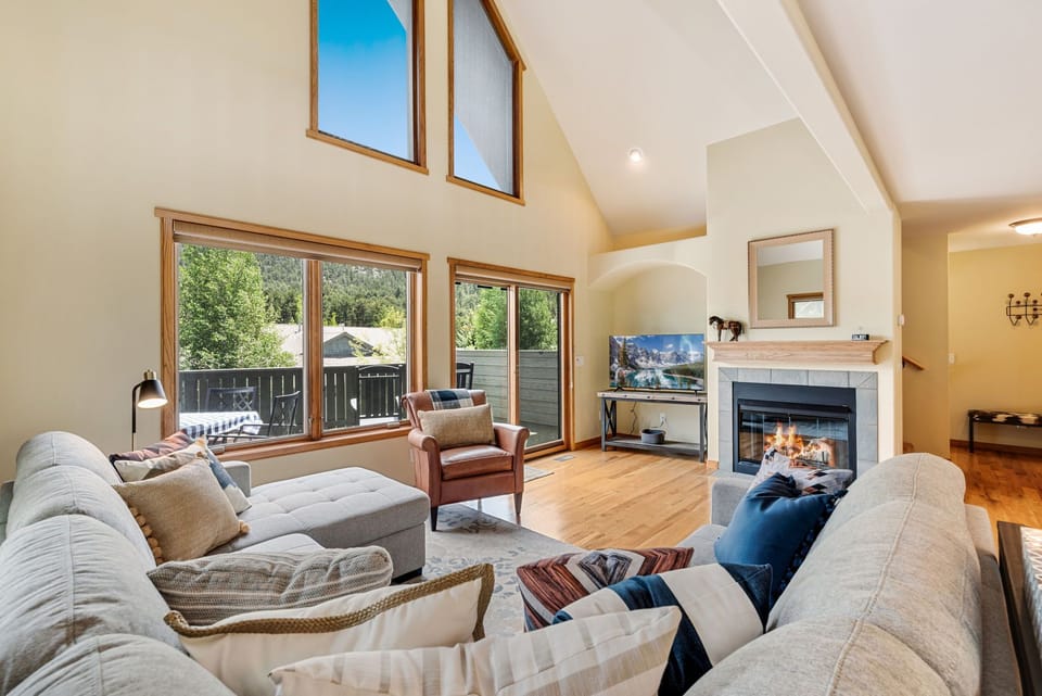 The open layout makes it easy to spend quality time together as a family