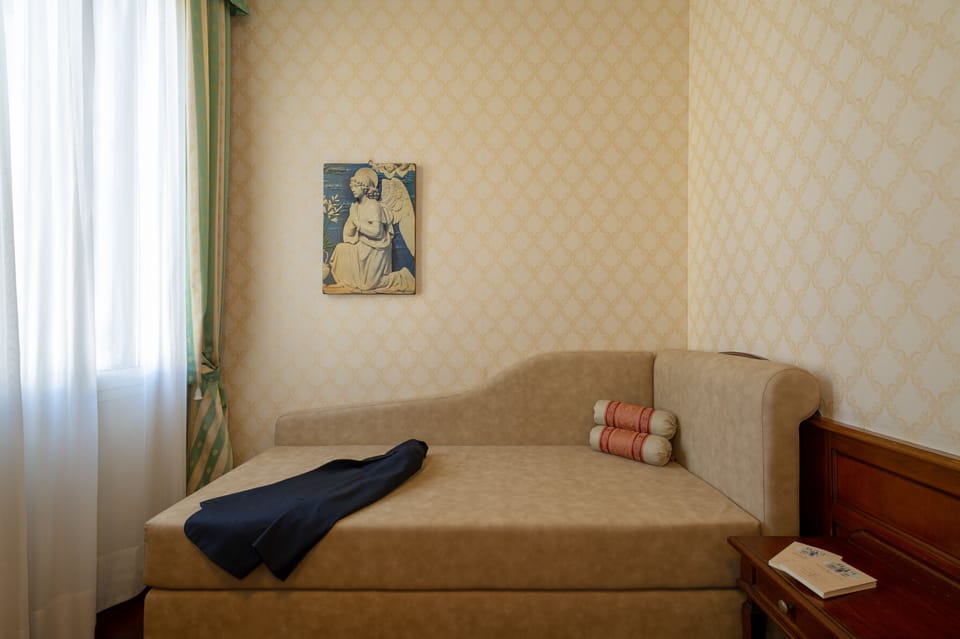 Classic Triple Room | 1 bedroom, minibar, in-room safe, desk