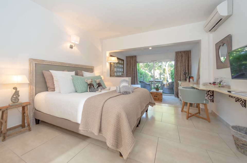 Prestige Double Room | Premium bedding, pillowtop beds, minibar, in-room safe