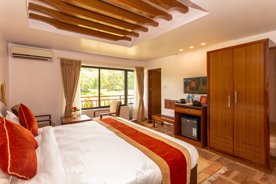 Minibar, desk, soundproofing, free WiFi