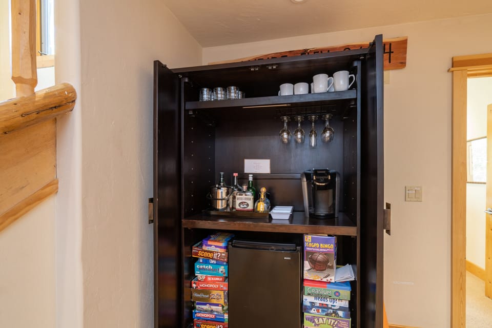 Guest bar - help yourself!