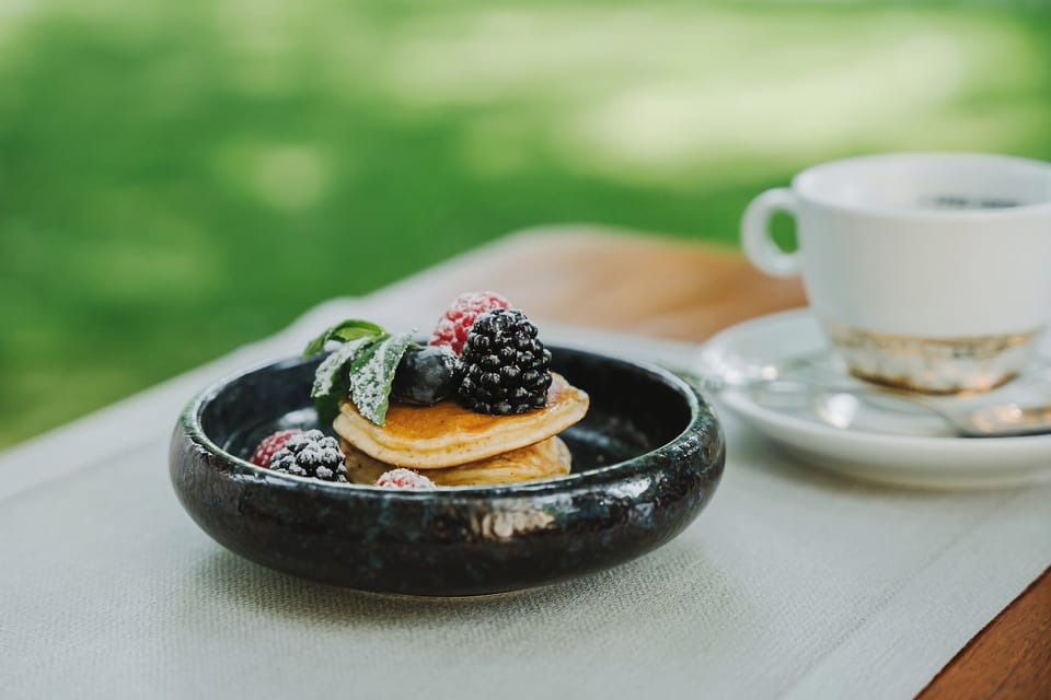 Free buffet breakfast