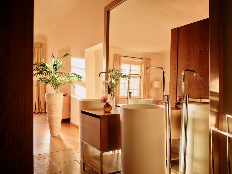 Suite, 1 Bedroom | Bathroom | Shower, rainfall showerhead, free toiletries, hair dryer