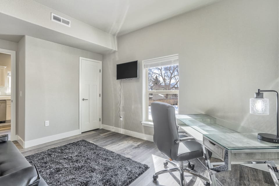 Bedroom 3 with Futon and Desk