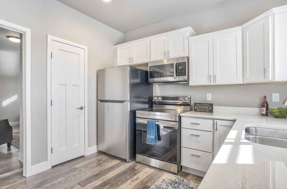 Kitchen with Quartz and Stainless Steel