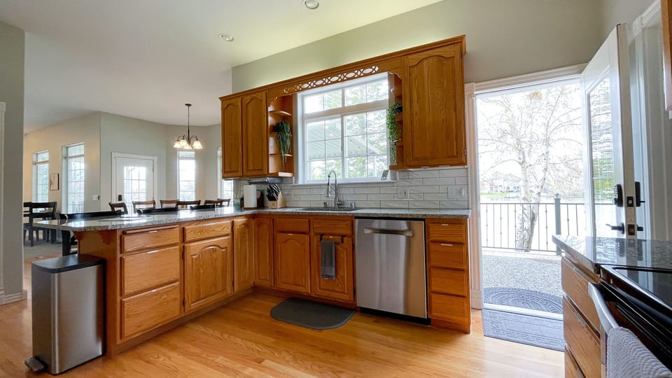 Main Kitchen: Access to the back patio and lake.
