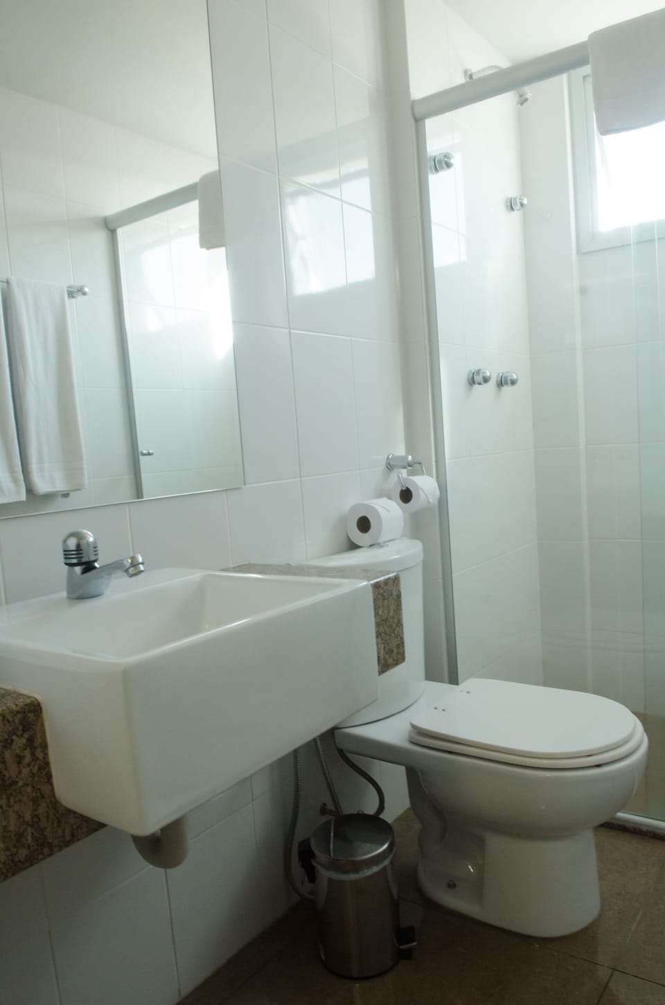 Shower, free toiletries, towels