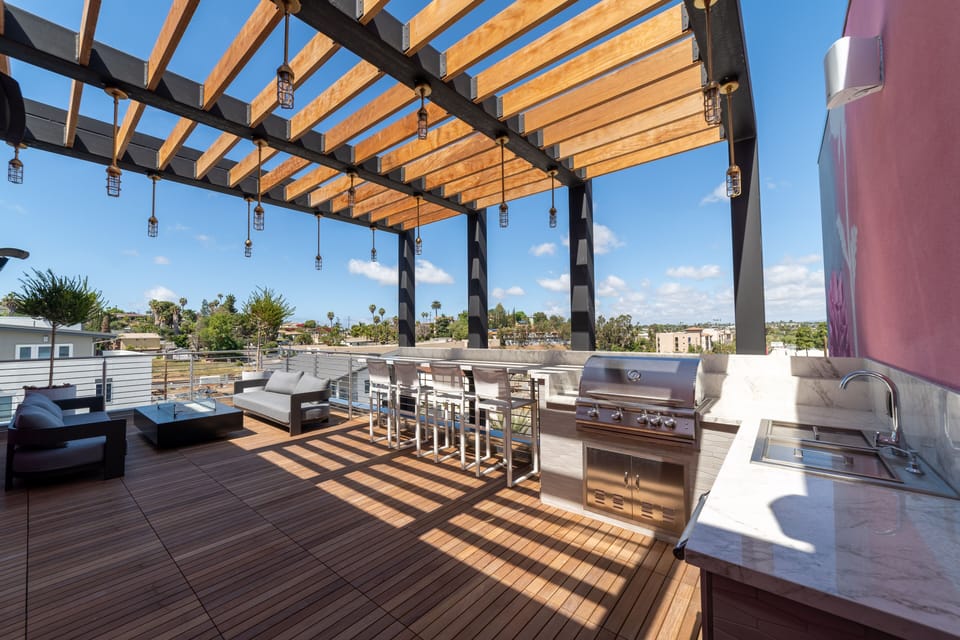 Rooftop Lounge Deck 