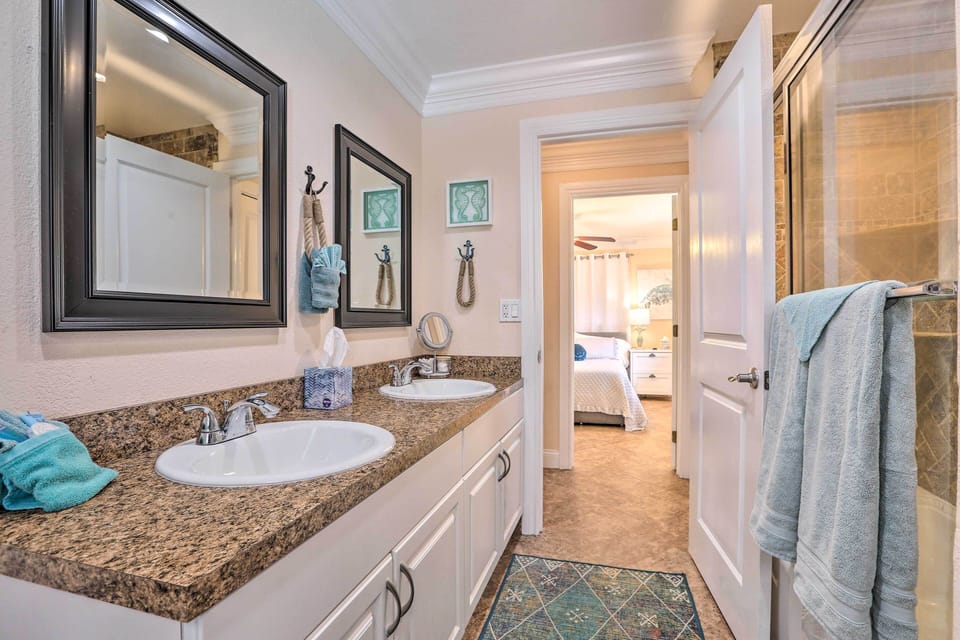 Full Bathroom | Hair Dryer