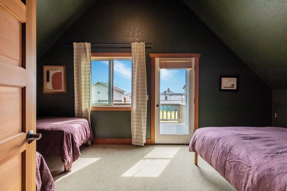 Bedroom 2: 1 queen bed, 2 twin beds, and crows nest with views.