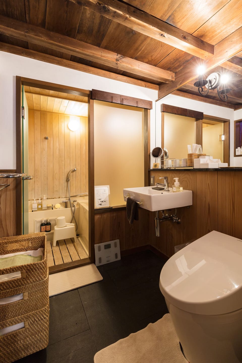 Traditional Room (Japanese-Style) | Bathroom | Separate tub and shower, deep soaking tub, free toiletries, hair dryer