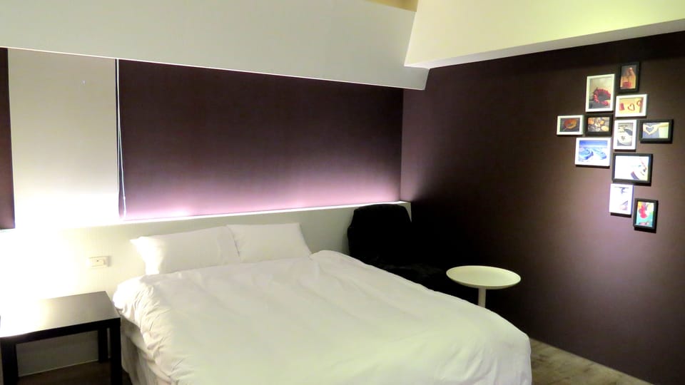 Double Room | 1 bedroom, premium bedding, blackout drapes, free WiFi