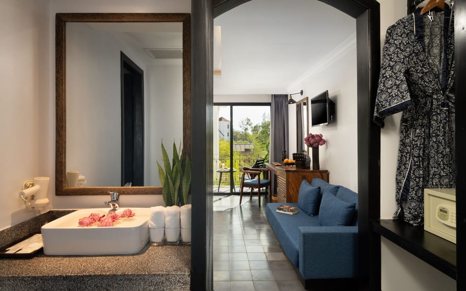 Luxury Family Room - Afternoon Tea + Workspace + Support Community | Bathroom | Shower, free toiletries, hair dryer, bathrobes