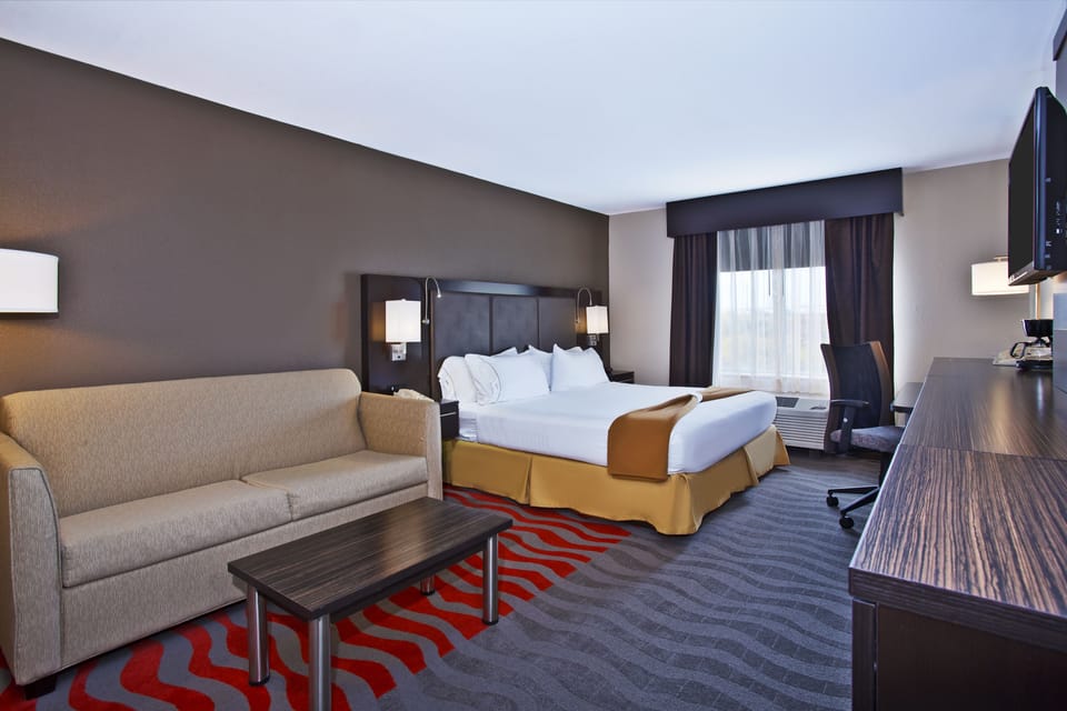 Standard Room, 1 King Bed with Sofa bed | Pillowtop beds, desk, laptop workspace, blackout drapes