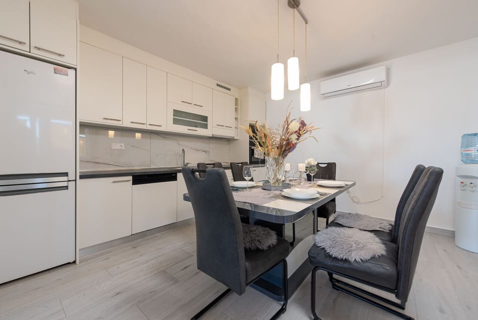 Villa, 2 Bedrooms, Private Pool | In-room dining