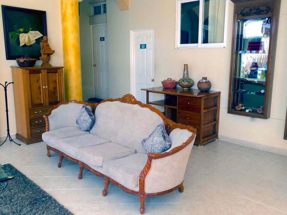 36-inch Smart TV with cable channels, TV