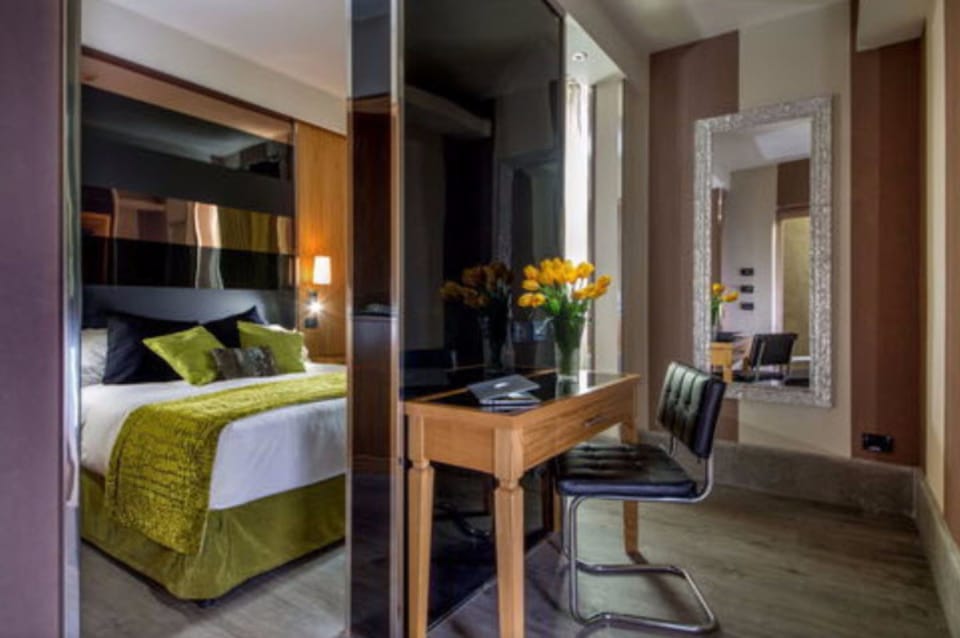 Executive Double Room | Premium bedding, minibar, in-room safe, soundproofing