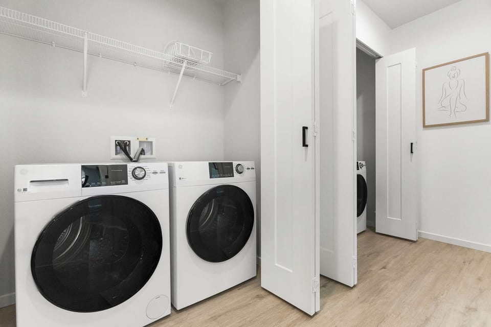 BUILDING LAUNDRY