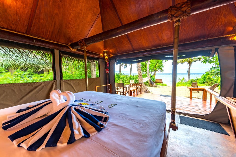 Beachfront Adi (Queen) Bure | Bed sheets