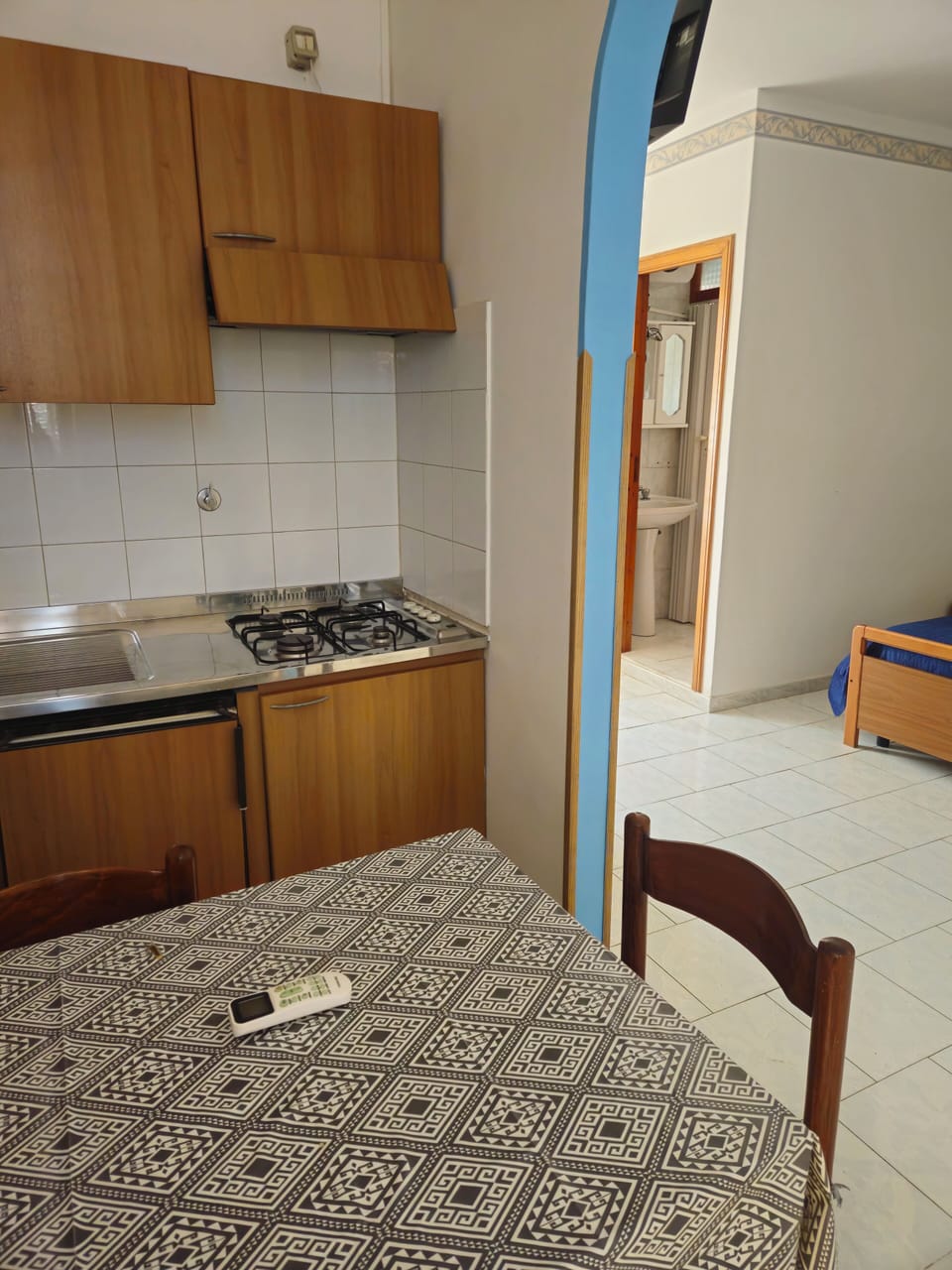 Comfort Studio, 1 Double Bed, Kitchenette, Courtyard View | Private kitchen | Full-size fridge