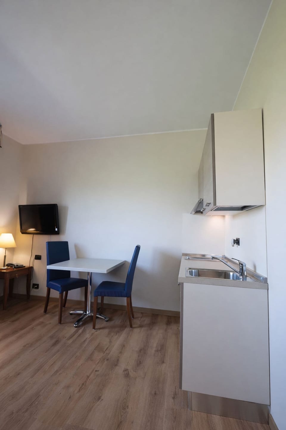 Studio (daily cleaning not included) | Premium bedding, minibar, in-room safe, desk