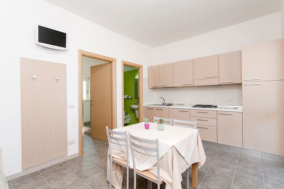 Apartment, 1 Bedroom, Annex Building (4 people) | Private kitchenette