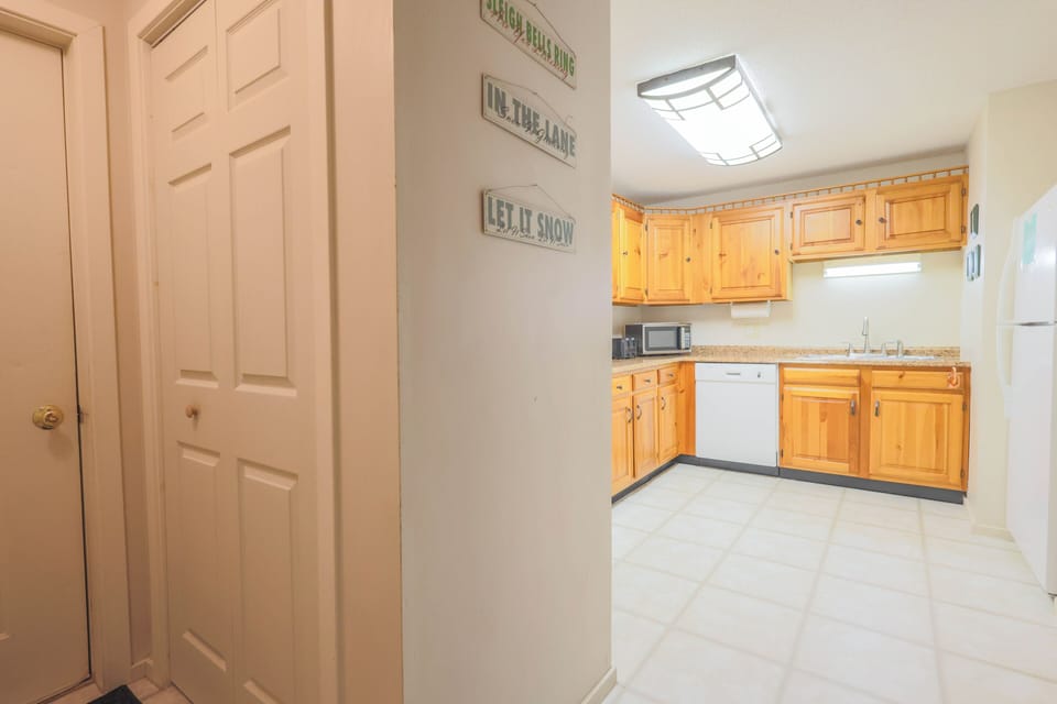 Entry to kitchen
