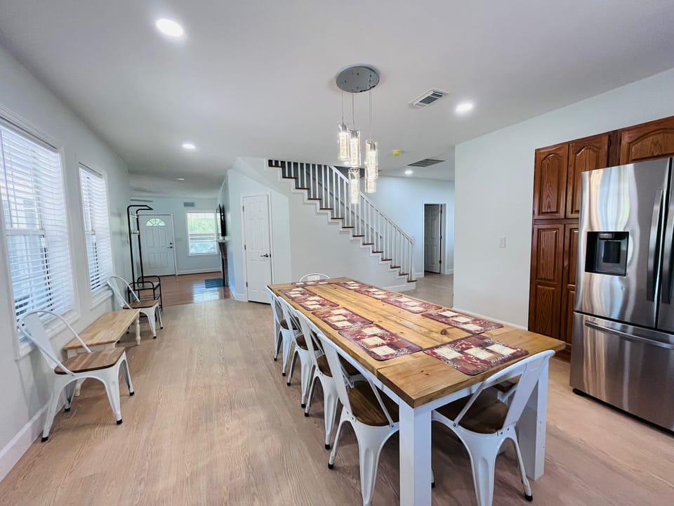 Kitchen table