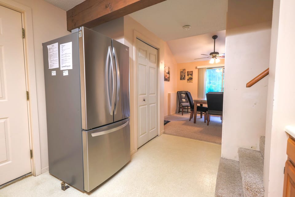 Kitchen to dining area