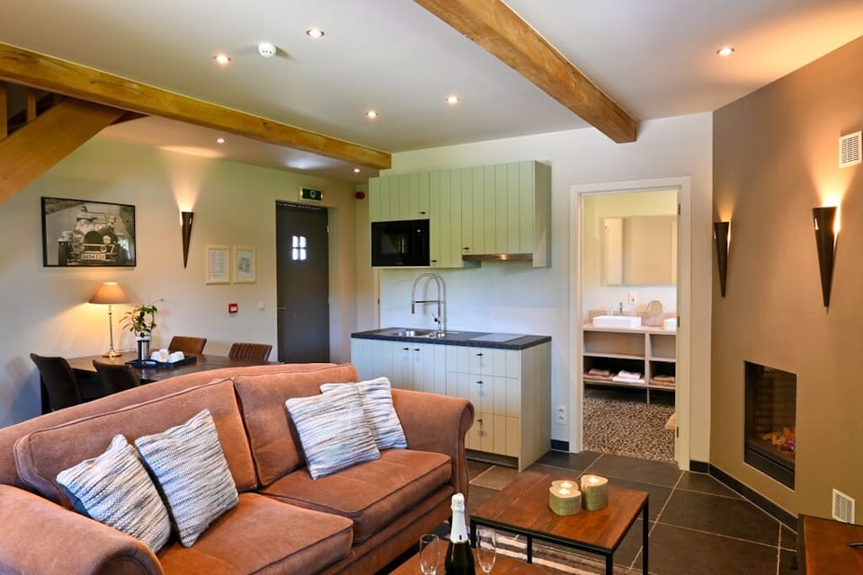 Family Suite, 2 Bedrooms | Living area