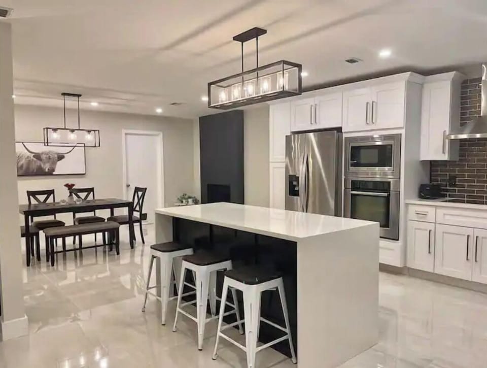 Kitchen island in open layout 