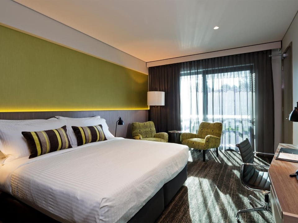 Superior Room, 1 King Bed | Minibar, in-room safe, desk, blackout drapes