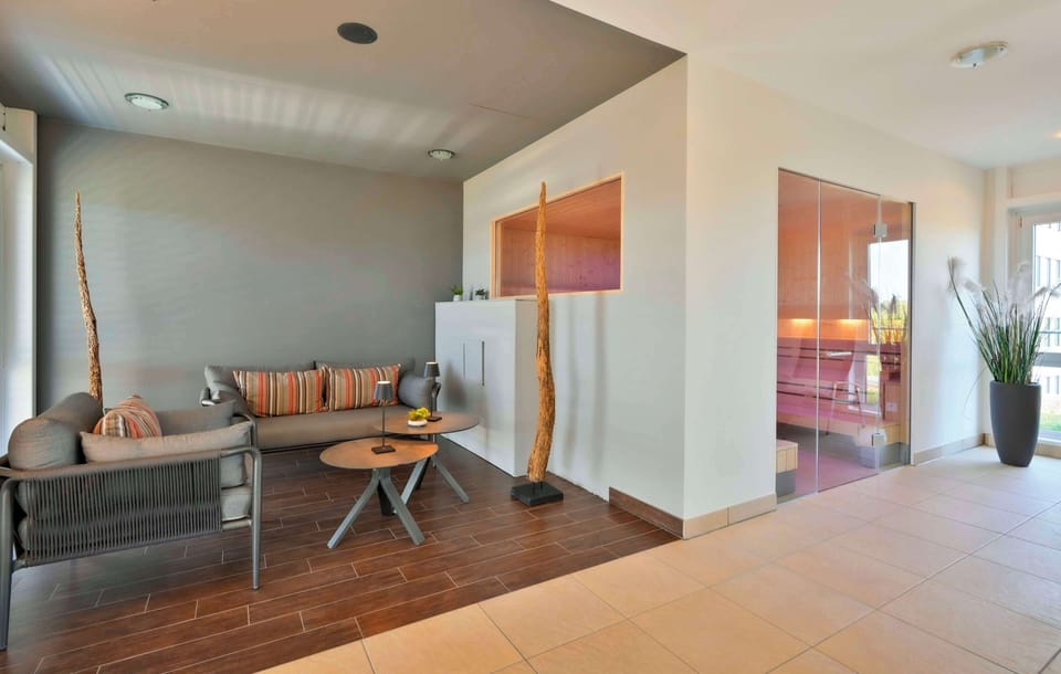Sauna, steam room