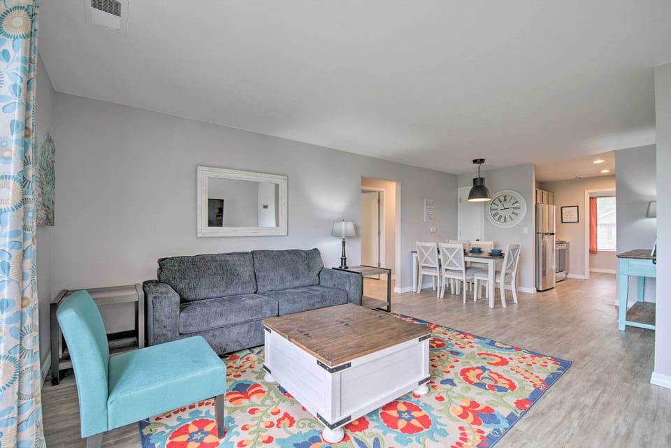 Living Room | Free WiFi | Central A/C & Heat | Smart TV | Queen Sleeper Sofa