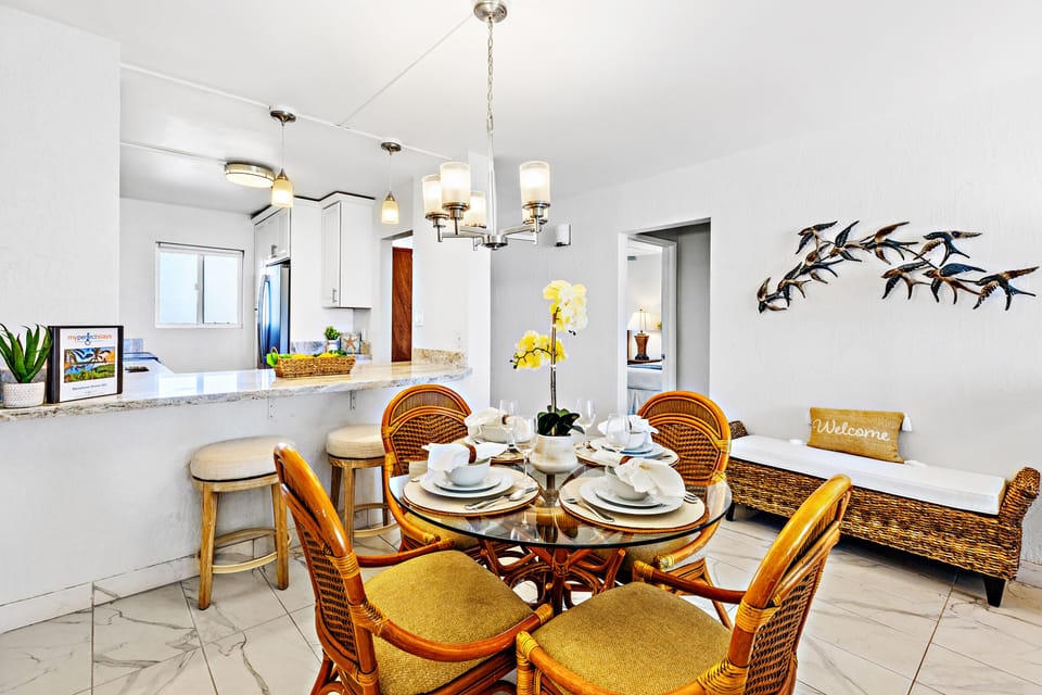 Indoor dining for four
