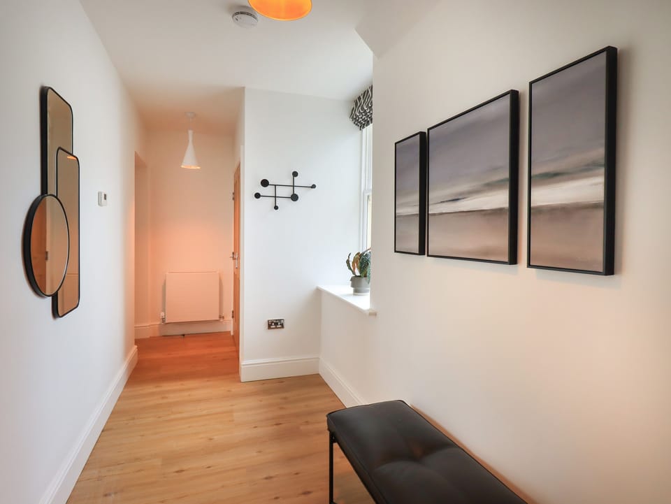 Cottage | 3 bedrooms, WiFi (free), individually decorated, individually furnished