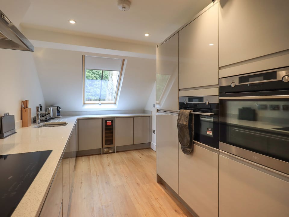 Cottage | Private kitchen | Fridge, dishwasher, electric kettle, toaster