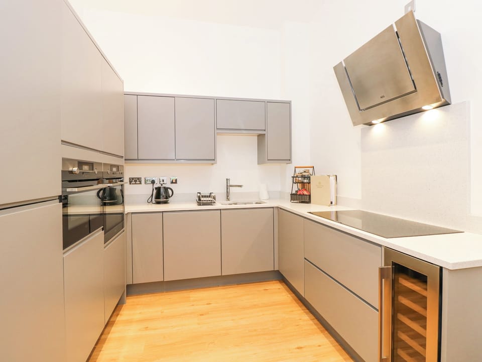Cottage | Private kitchen | Fridge, microwave, dishwasher, electric kettle