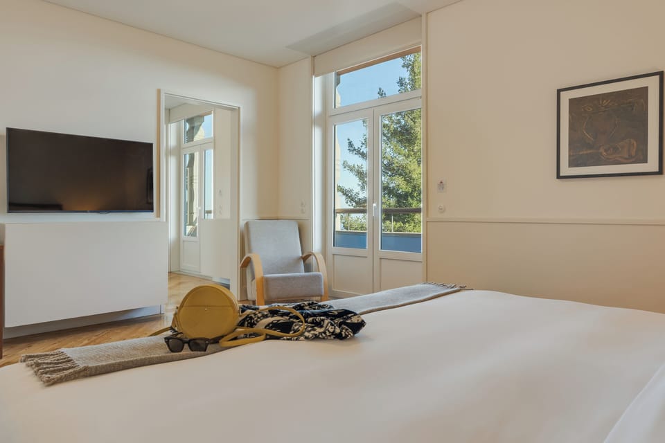 Family Room (Superior) | Minibar, in-room safe, soundproofing, free WiFi