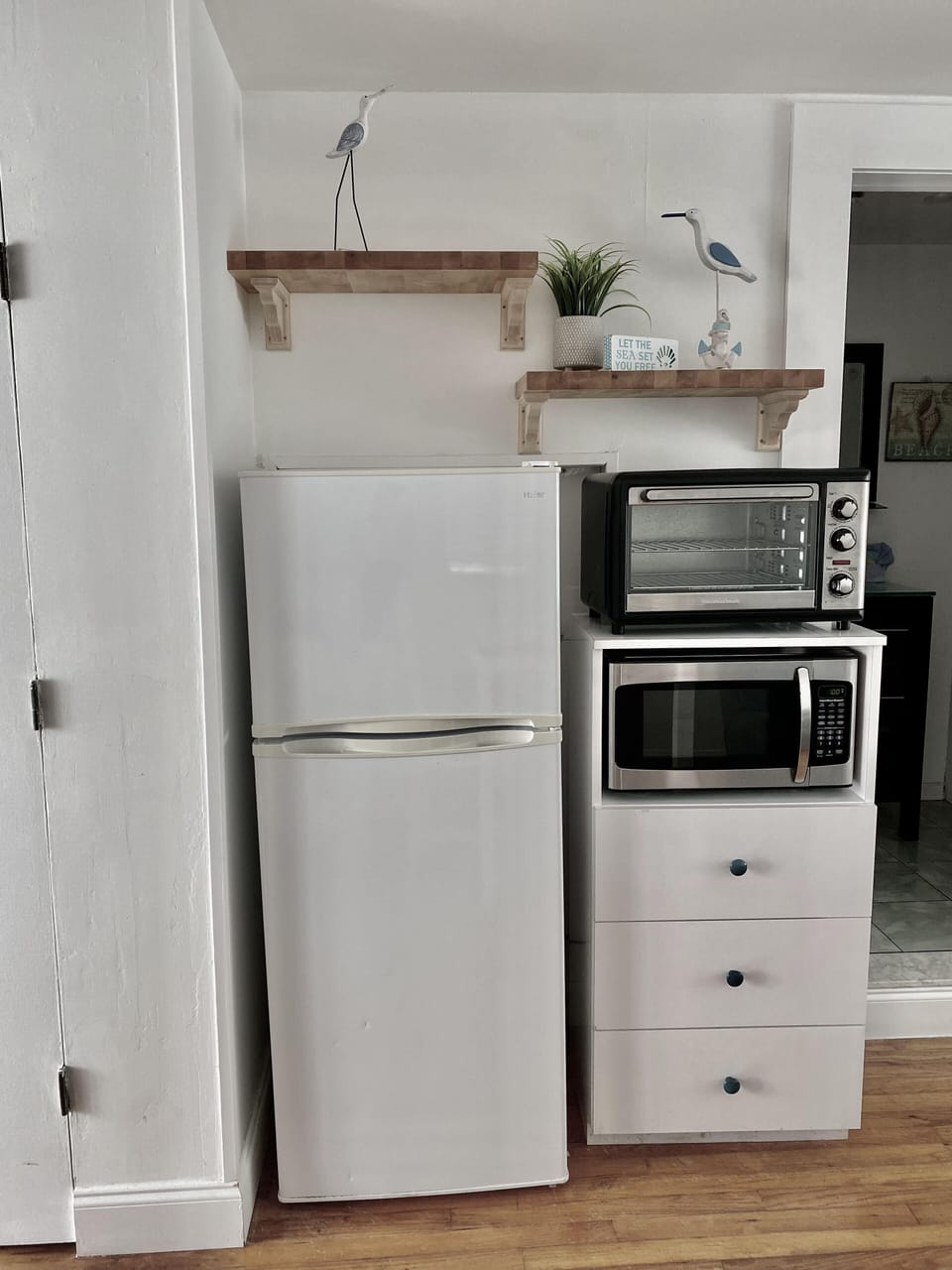Comfort Studio | Private kitchen | Full-size fridge, microwave, oven, stovetop