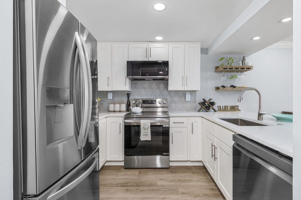 Newly renovated in 2025. 
Well appointed Kitchen.