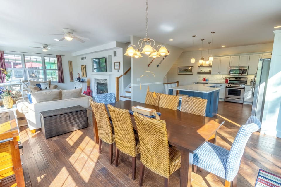 Main Level | Dining | Kitchen | Living Room