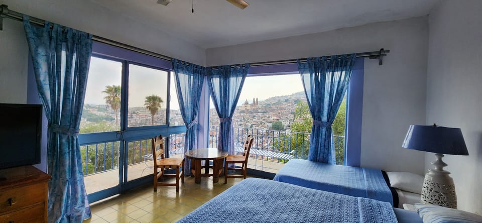 Panoramic Suite (Marilyn Monroe) | In-room safe, bed sheets