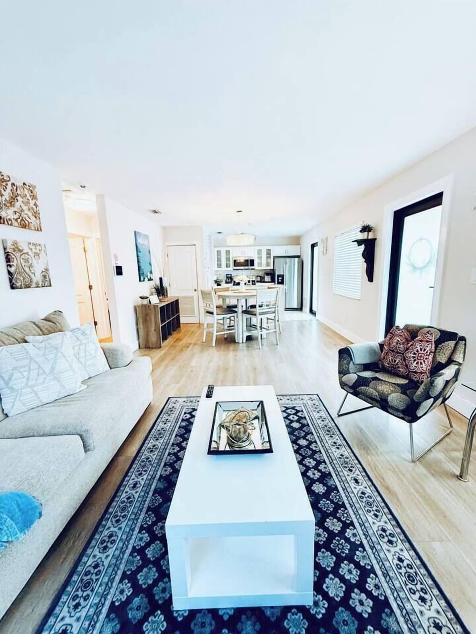 Open concept Kitchen, Dinning and Living Room