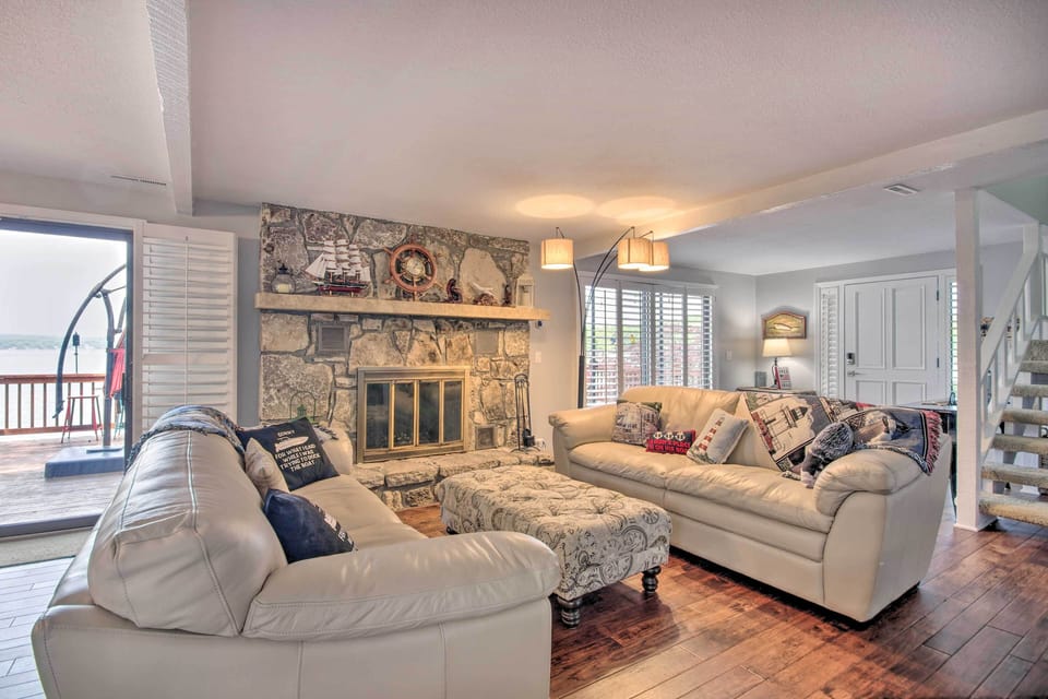 Living Room | Free WiFi | Smart TV