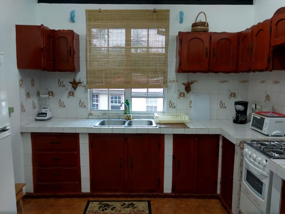 Fridge, microwave