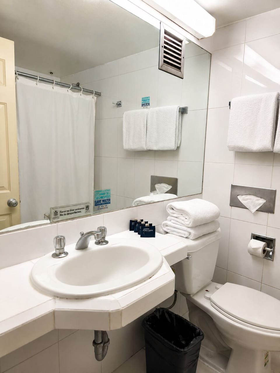 Junior Suite, 1 Bedroom, Non Smoking | Bathroom | Shower, towels, soap, shampoo