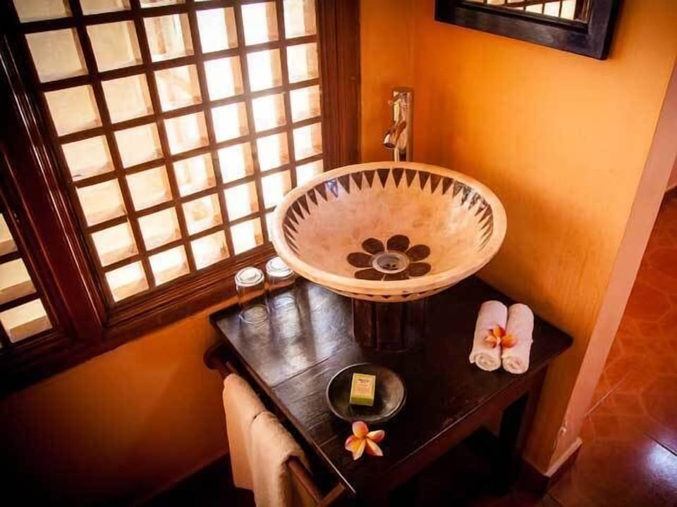 Bathroom sink